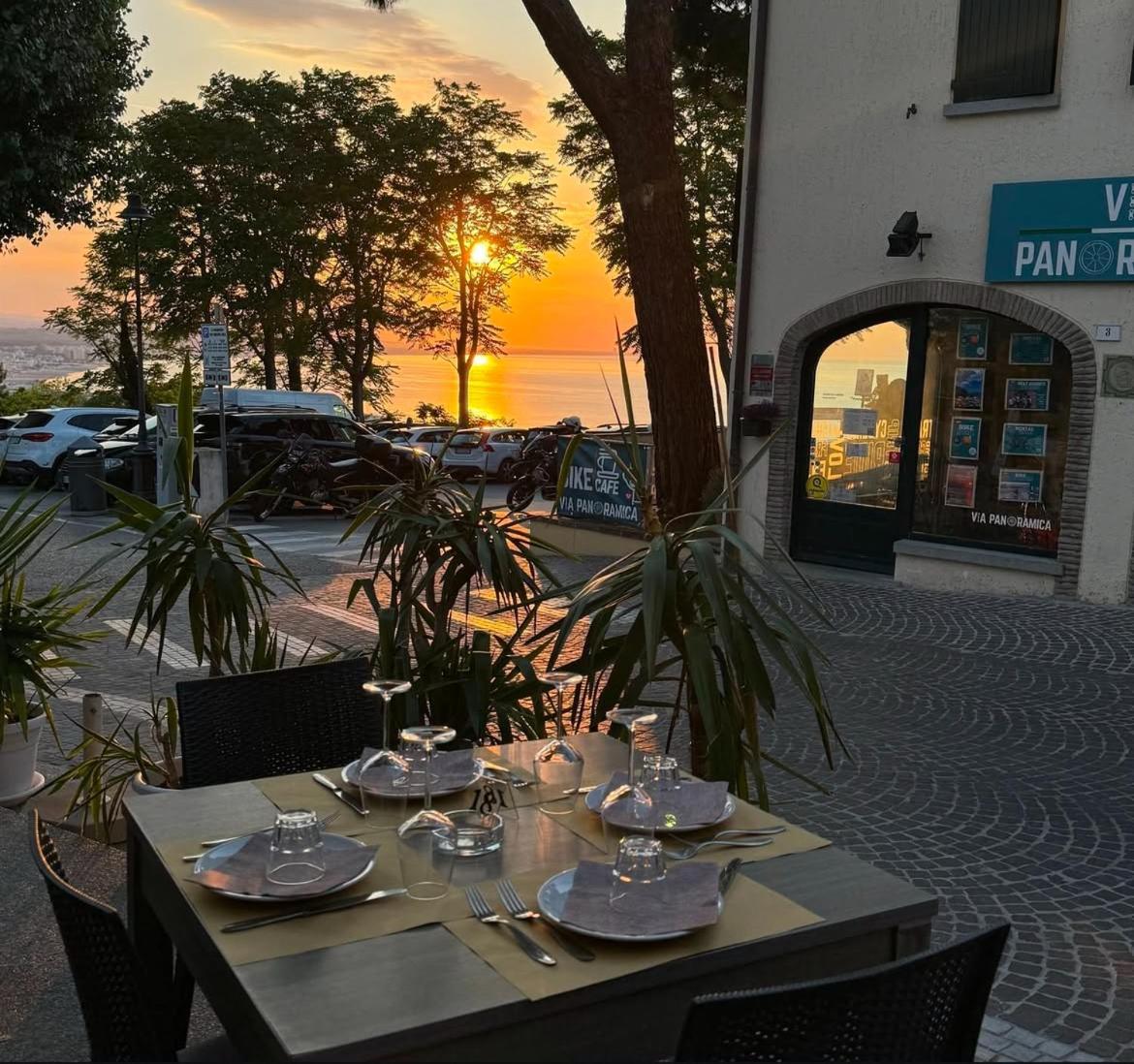 B&B Everest Bar Ristorantino Gabicce Mare Exteriör bild